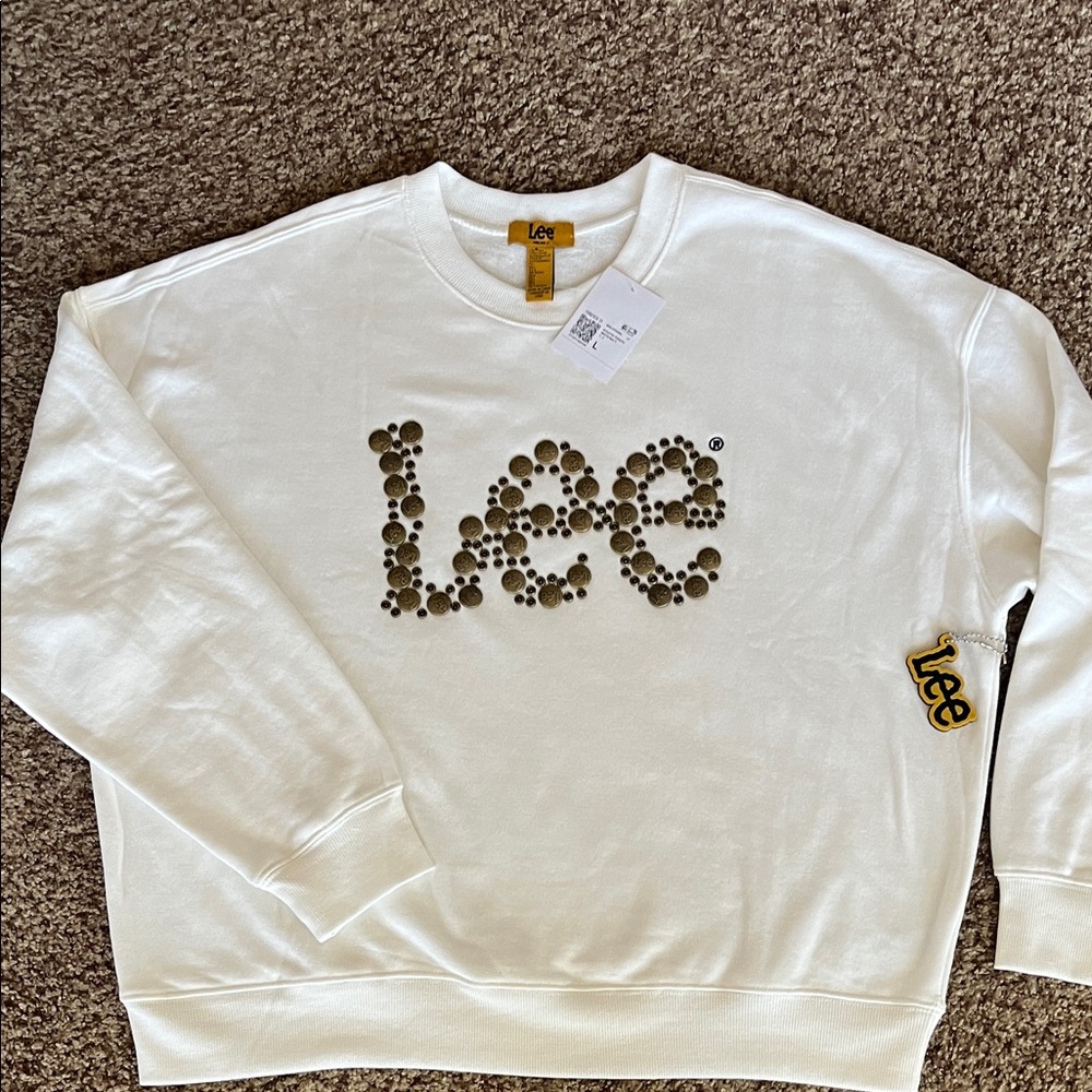 Lee Brand Women’s Embellished Sweatshirt Size L NWT!